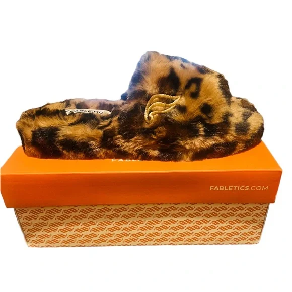 NEW Fabletics slip on leopard fur slippers - Picture 4 of 5